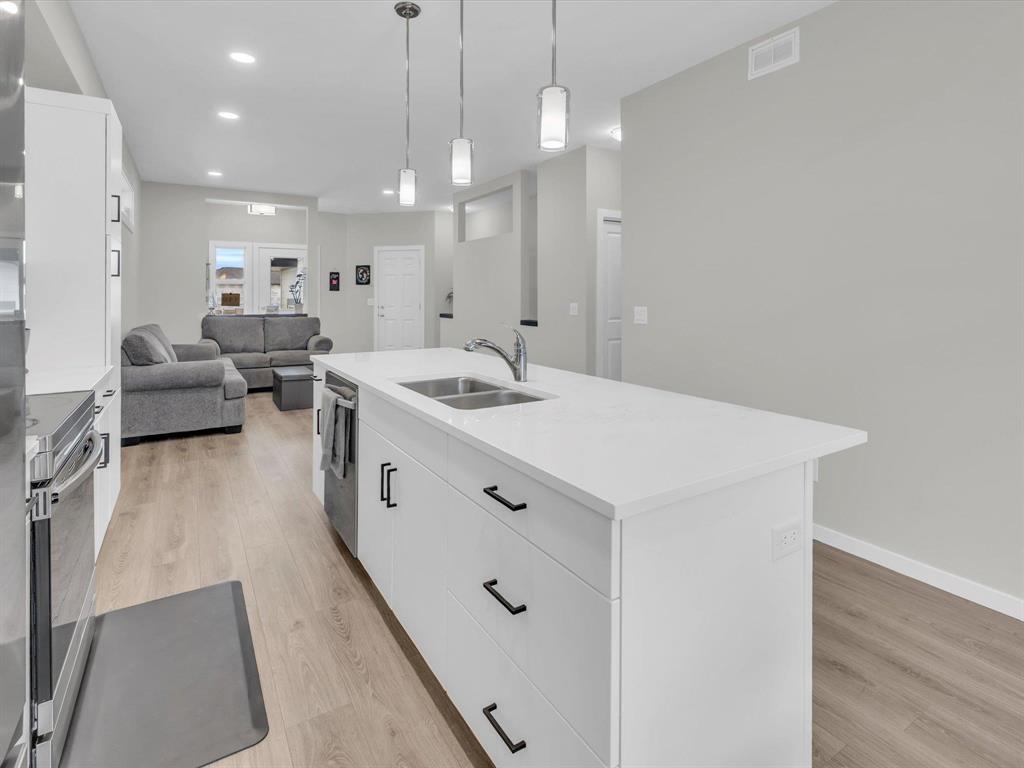Photo 13 of 110 Yasmin Ali Crescent, Winnipeg MB