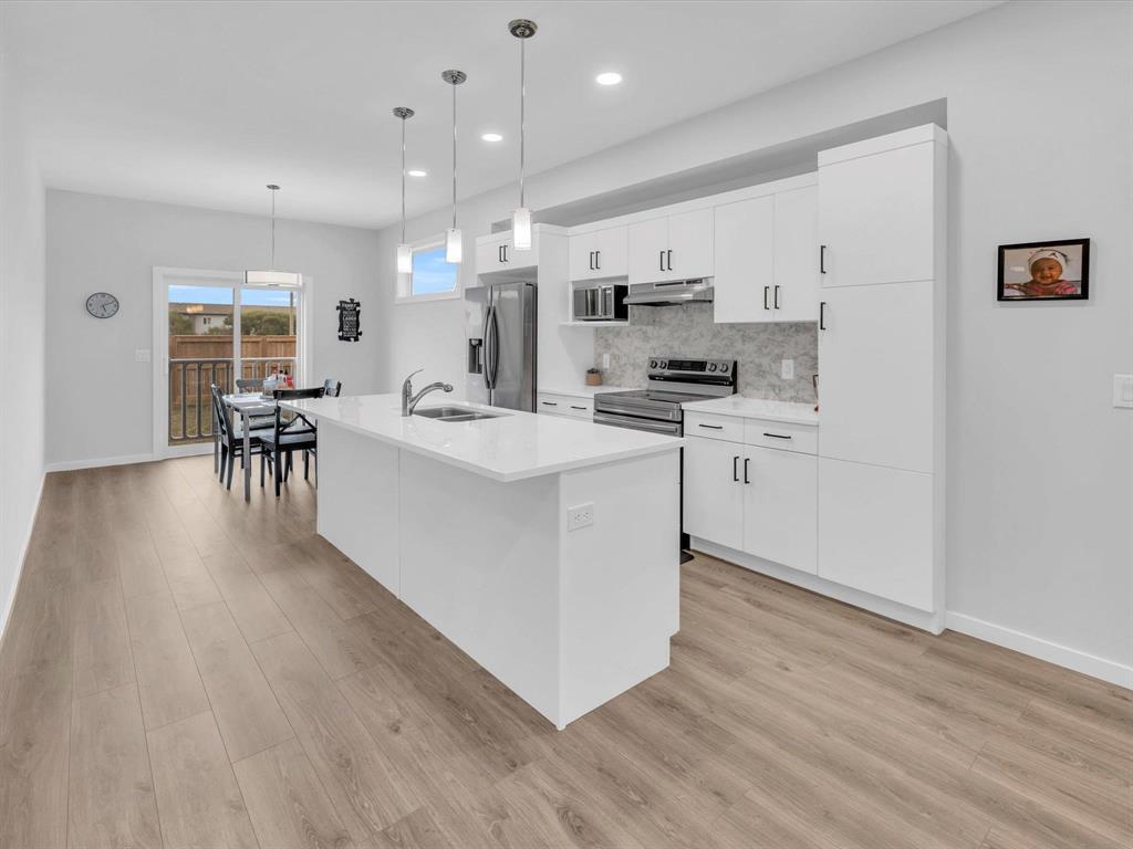 Photo 8 of 110 Yasmin Ali Crescent, Winnipeg MB
