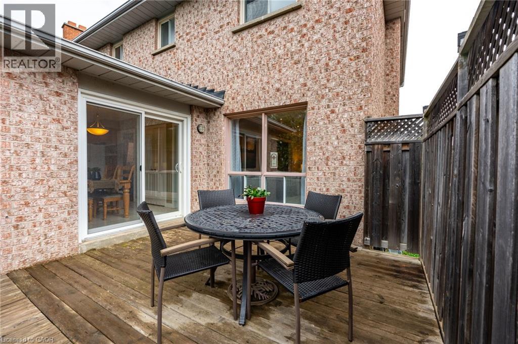 Photo 6 of 38 Fellowes Crescent, Waterdown ON