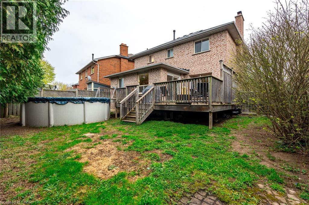 Photo 32 of 38 Fellowes Crescent, Waterdown ON