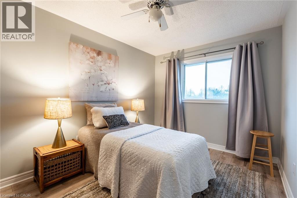 Photo 1 of 38 Fellowes Crescent, Waterdown ON