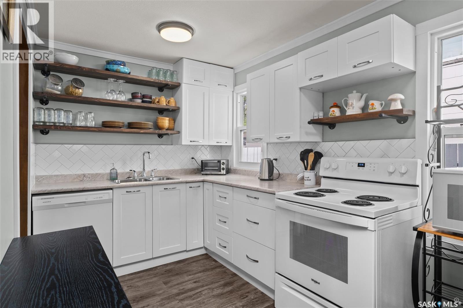 Photo 31 of 745 4th Street E, Prince Albert SK