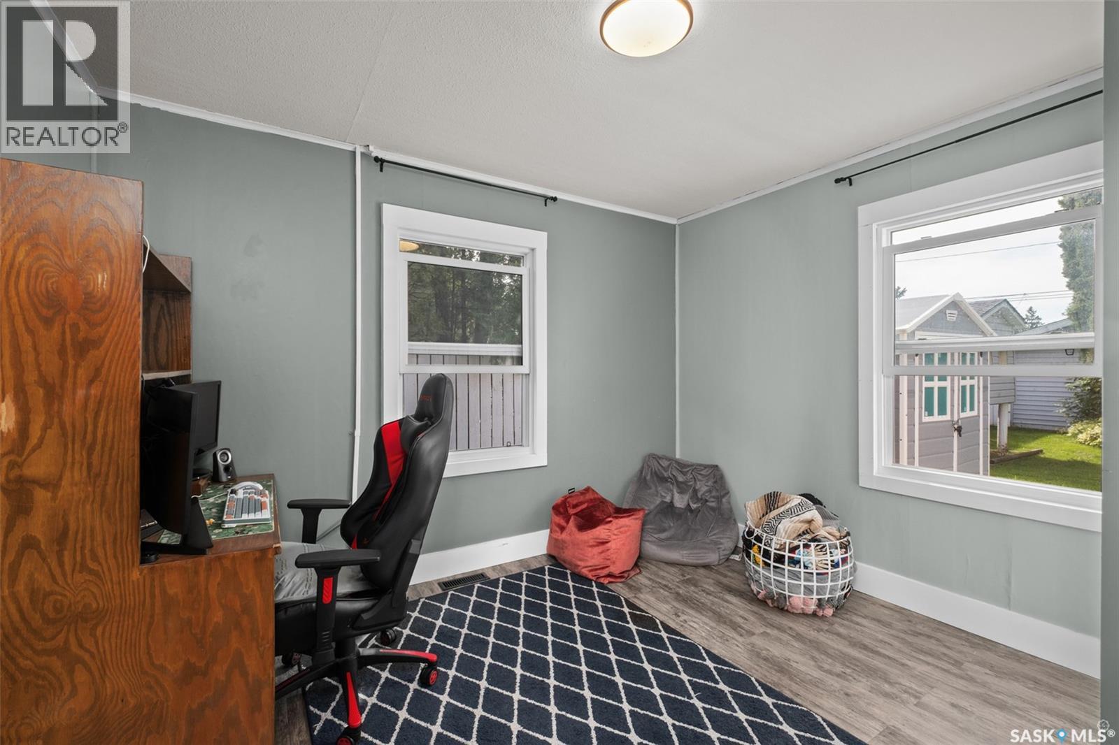 Photo 25 of 745 4th Street E, Prince Albert SK