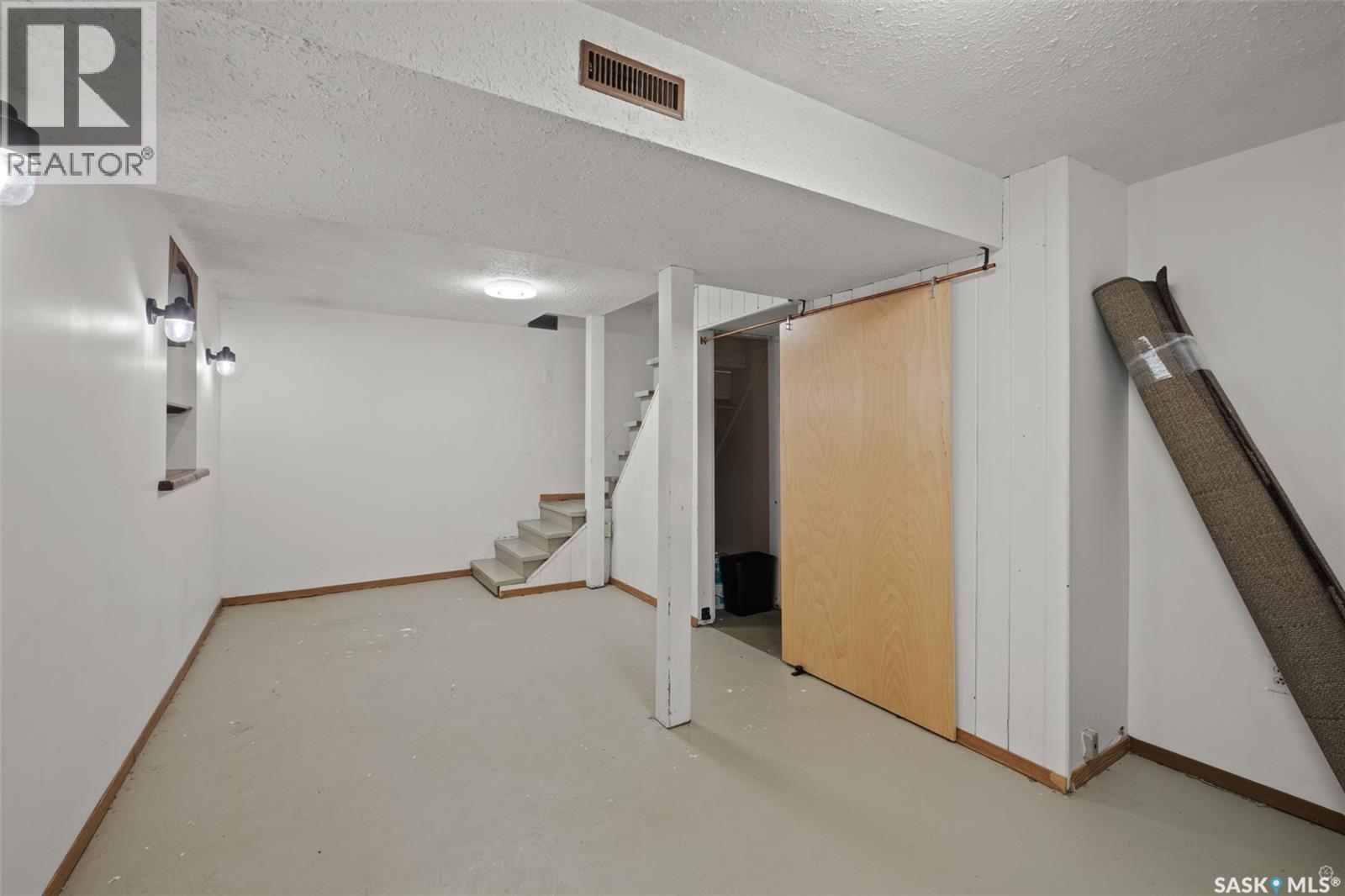 Photo 13 of 745 4th Street E, Prince Albert SK