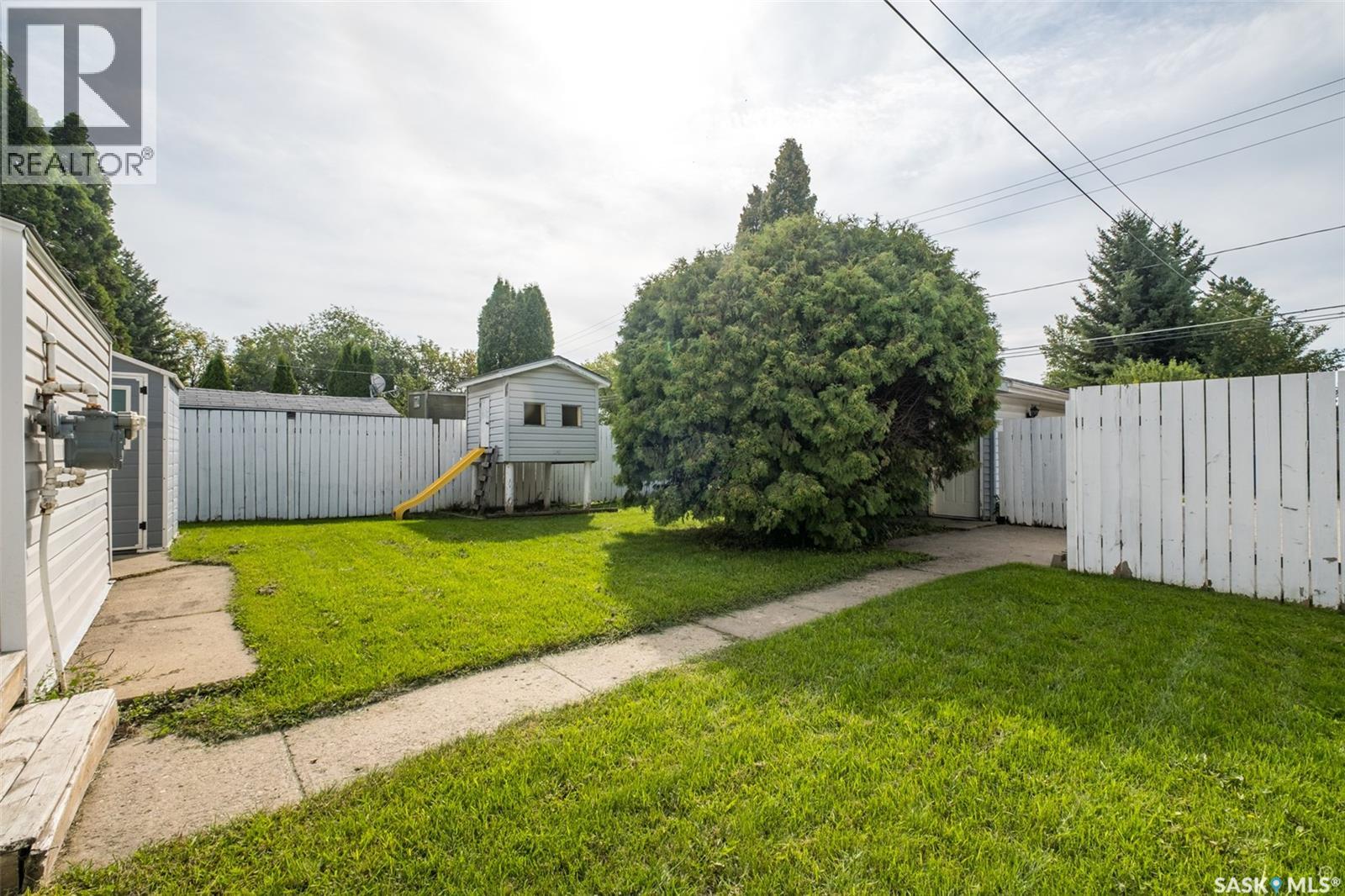 Photo 30 of 745 4th Street E, Prince Albert SK