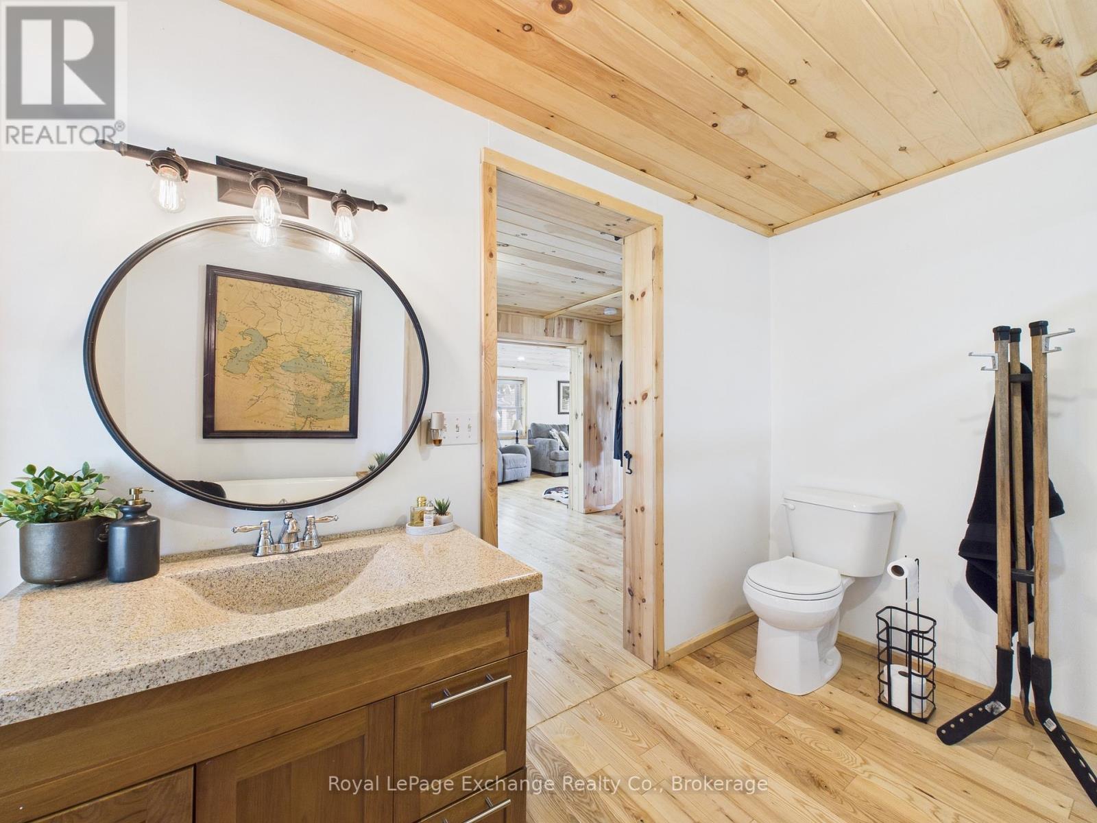 Photo 1 of 2061 Edward Street, Howick ON