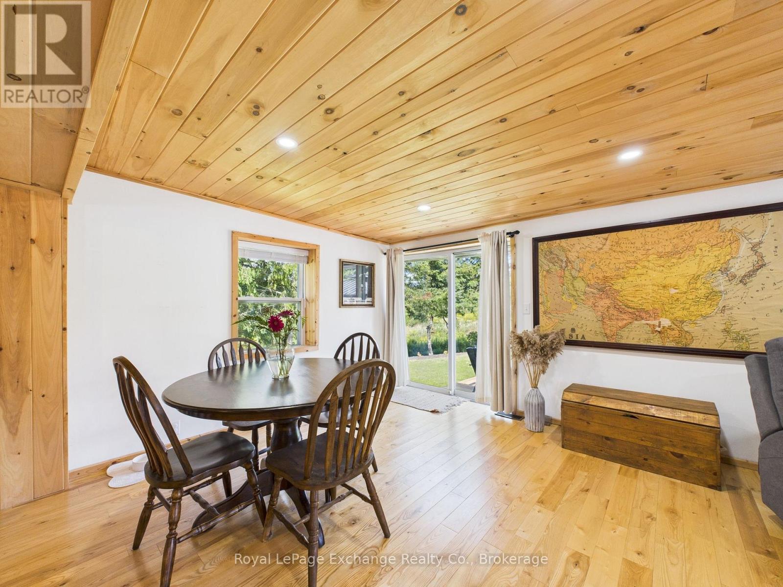 Photo 17 of 2061 Edward Street, Howick ON