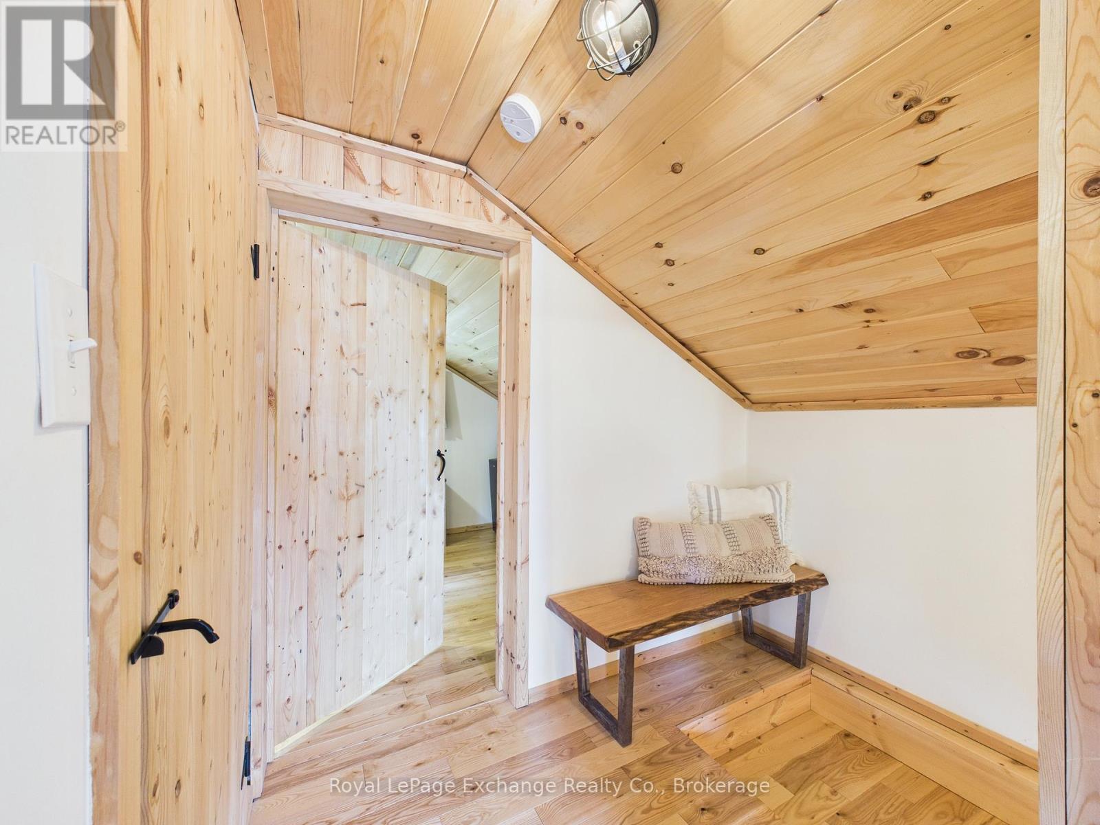 Photo 21 of 2061 Edward Street, Howick ON
