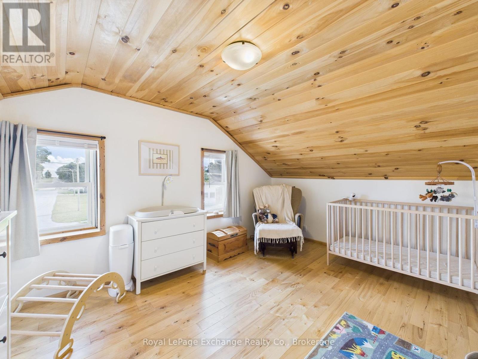 Photo 18 of 2061 Edward Street, Howick ON