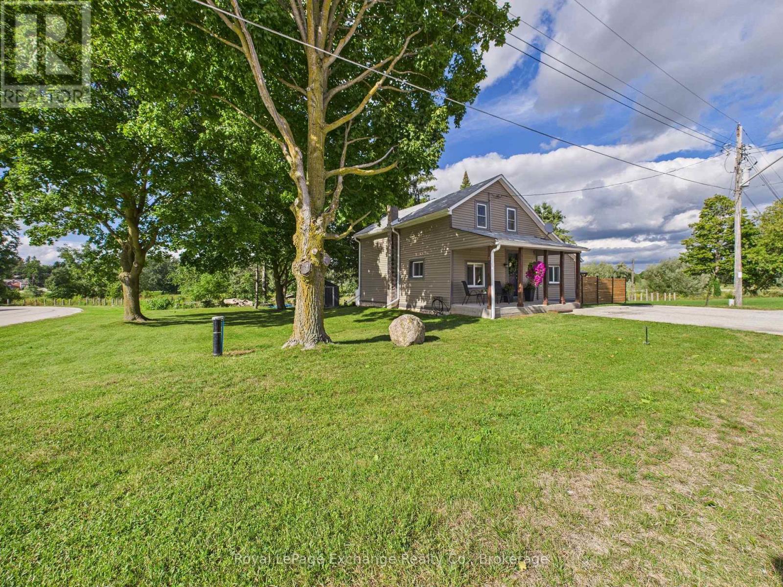 Photo 9 of 2061 Edward Street, Howick ON
