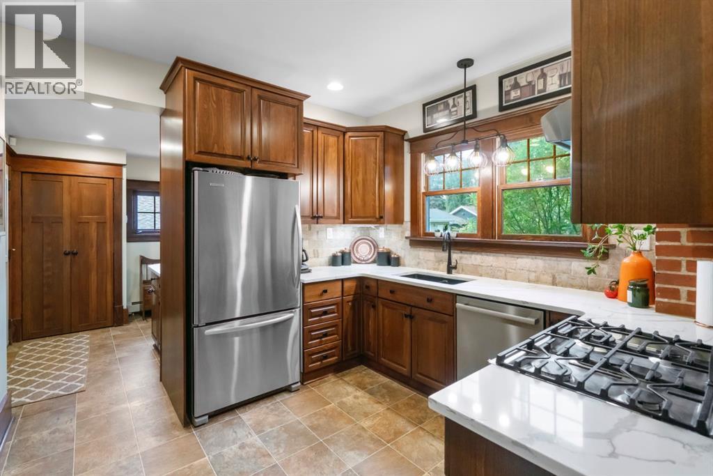 Photo 12 of 4712 49 Street, Camrose AB