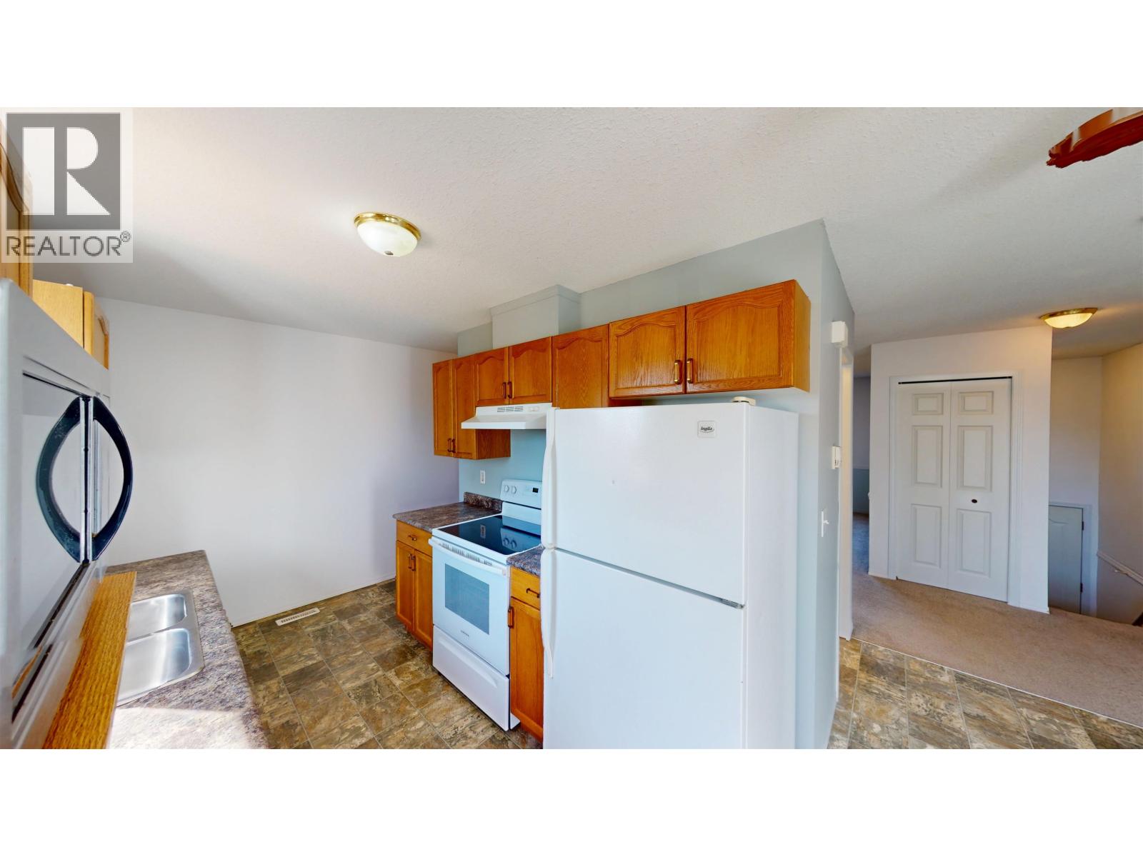Photo 2 of 10215 102 Avenue, Fort St John BC