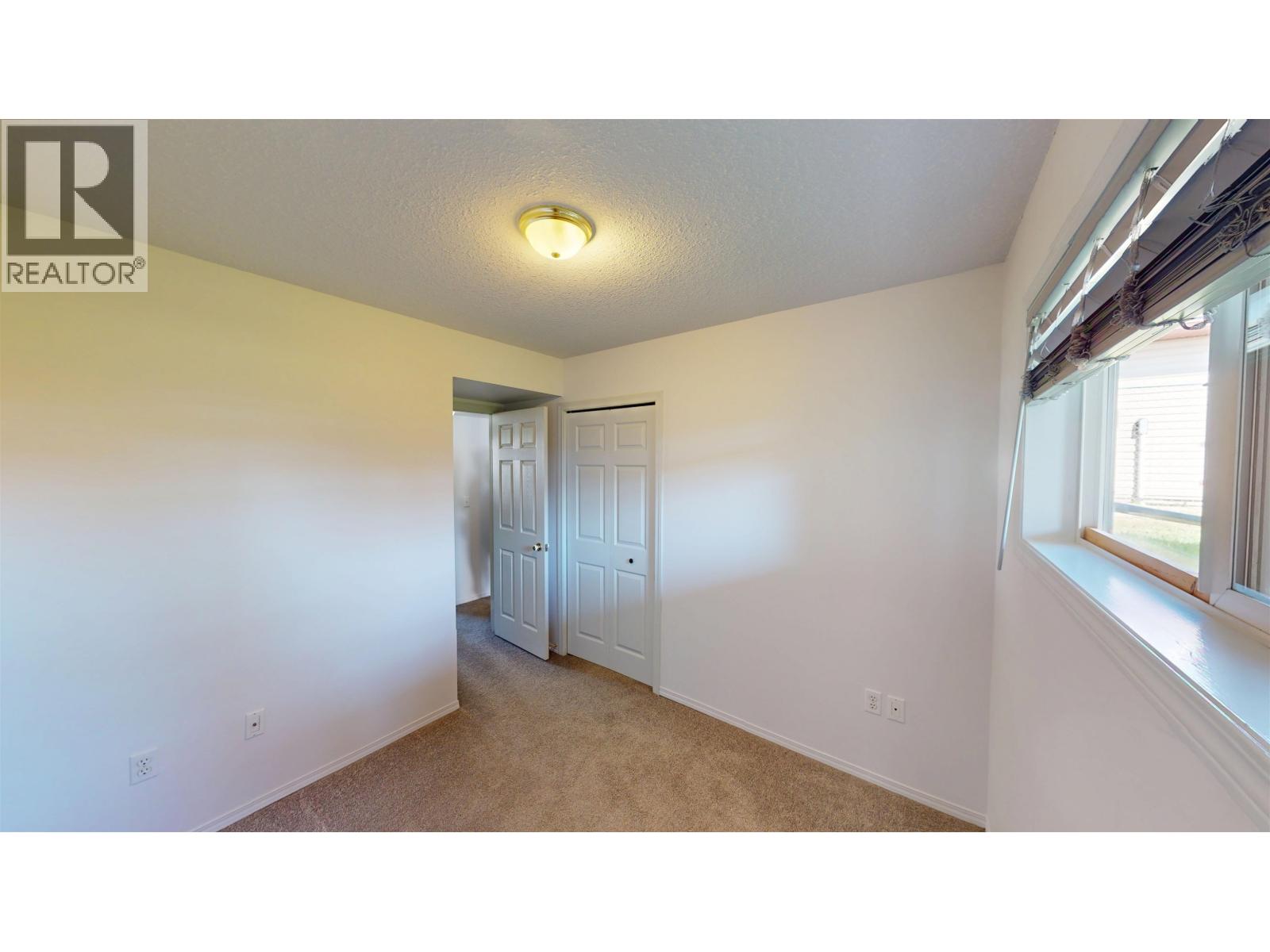 Photo 10 of 10215 102 Avenue, Fort St John BC