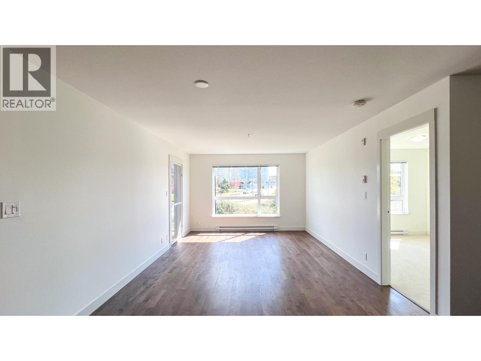 Photo 9 of 331 7088 14th Avenue, Burnaby BC