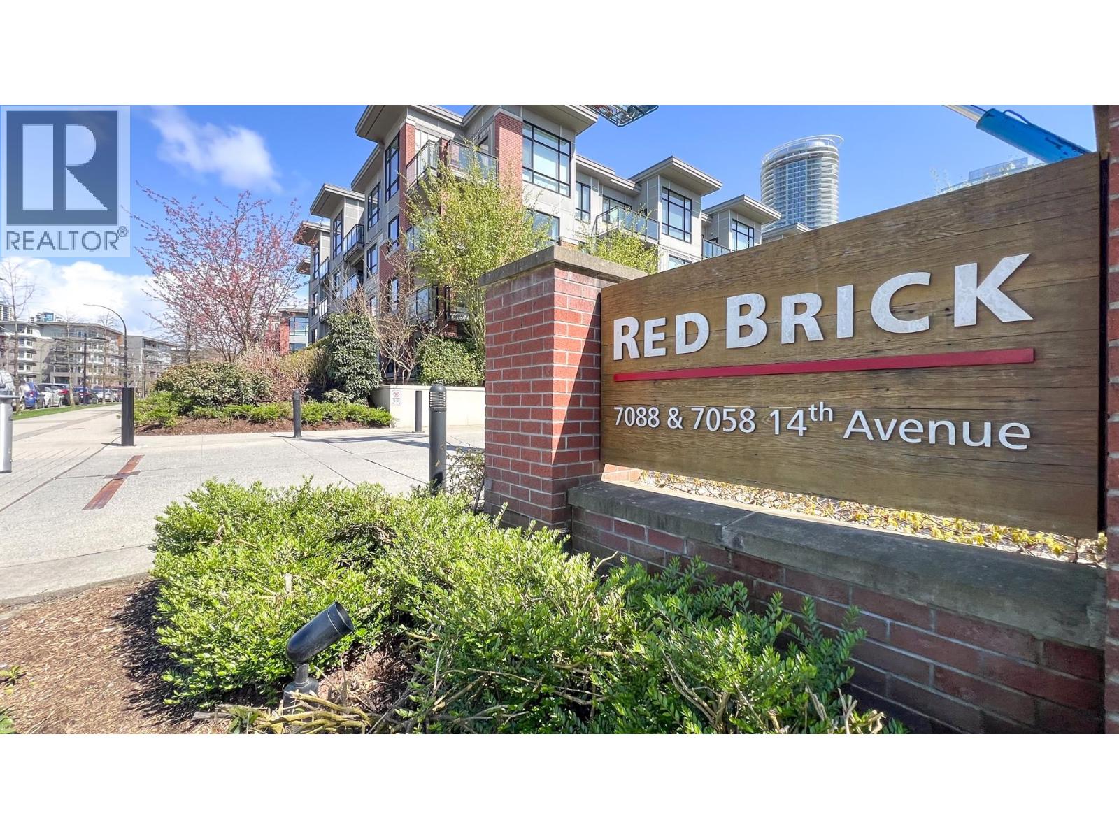Photo 4 of 331 7088 14th Avenue, Burnaby BC