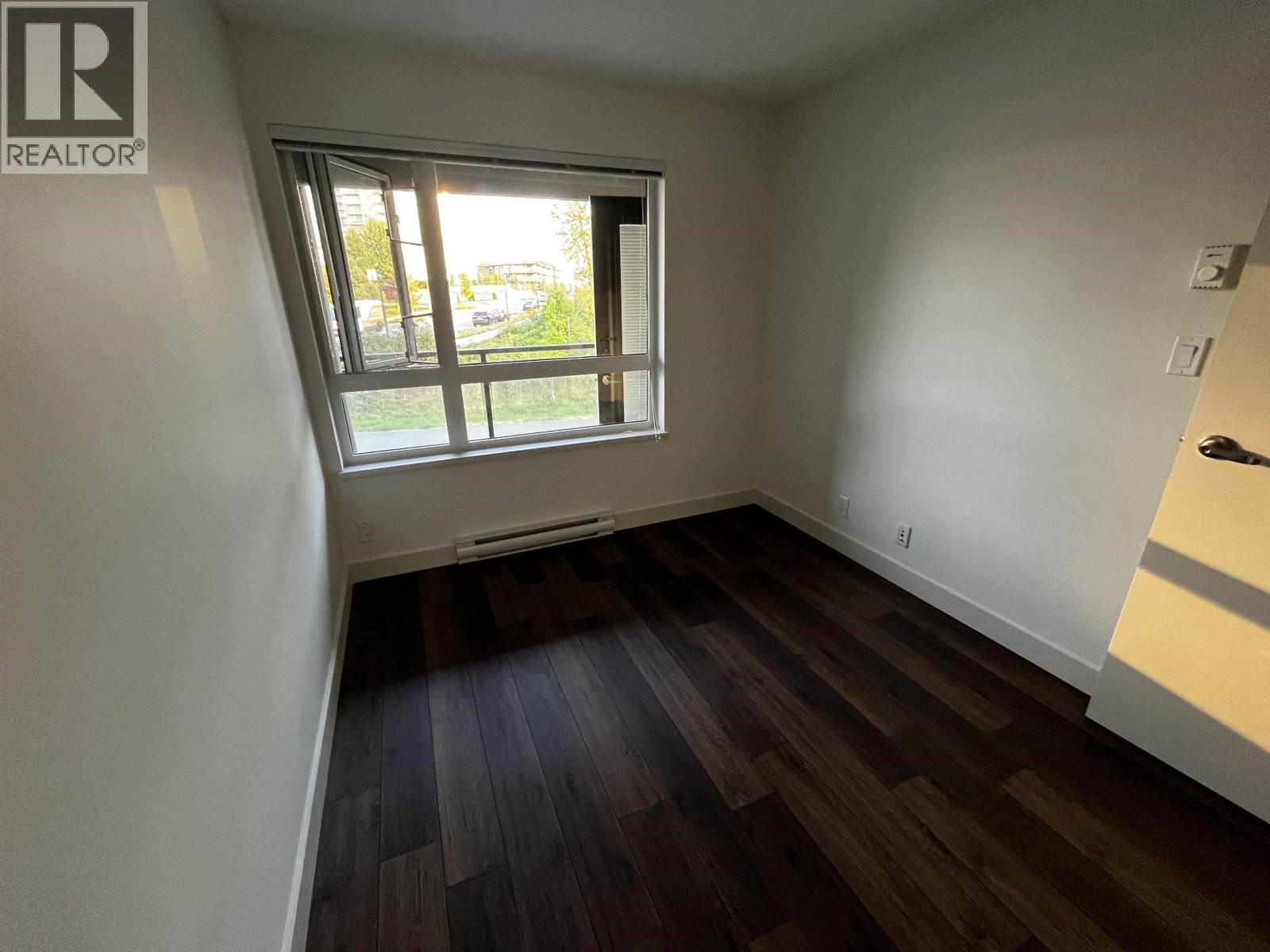 Photo 10 of 331 7088 14th Avenue, Burnaby BC