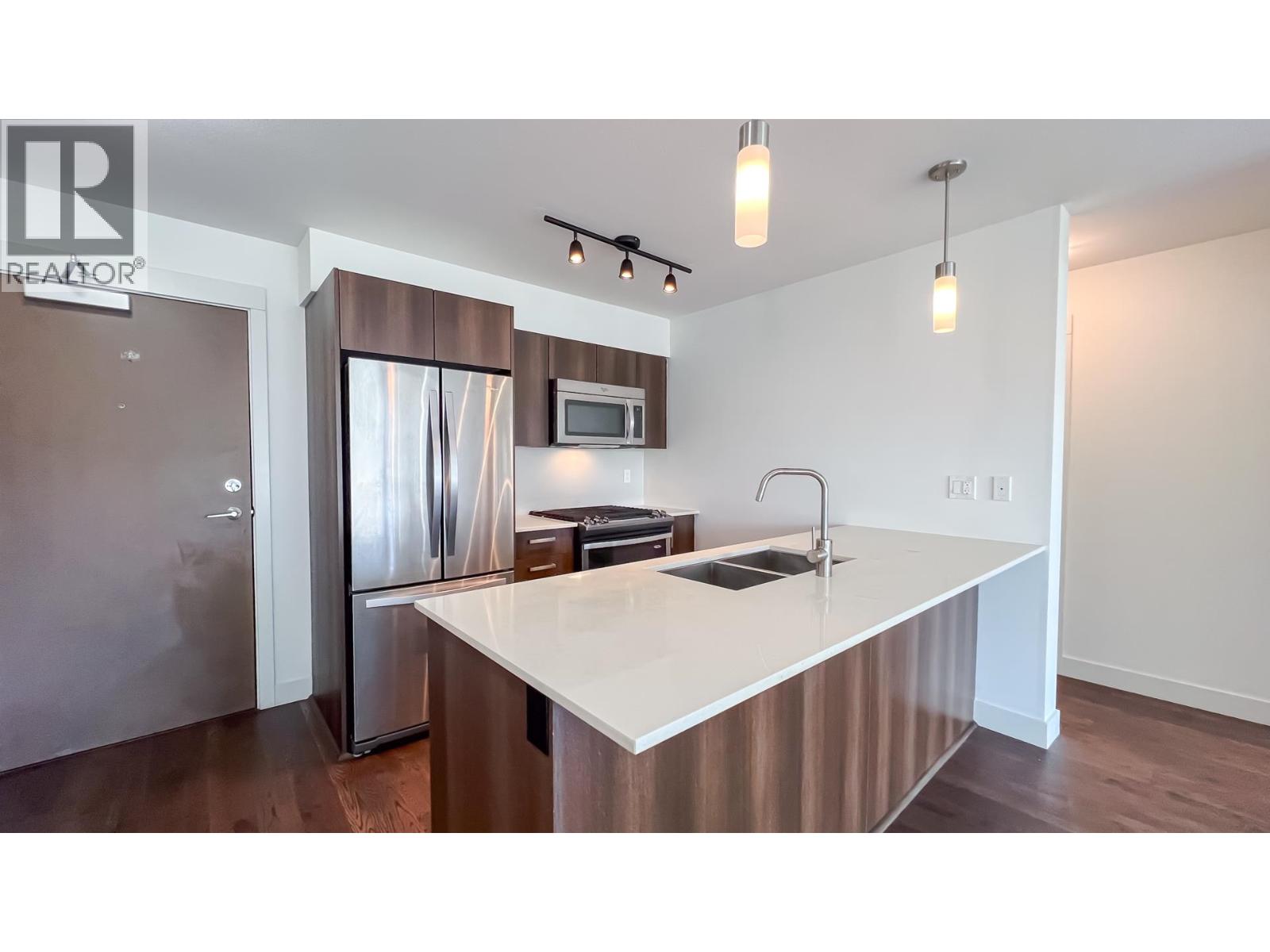 Photo 3 of 331 7088 14th Avenue, Burnaby BC