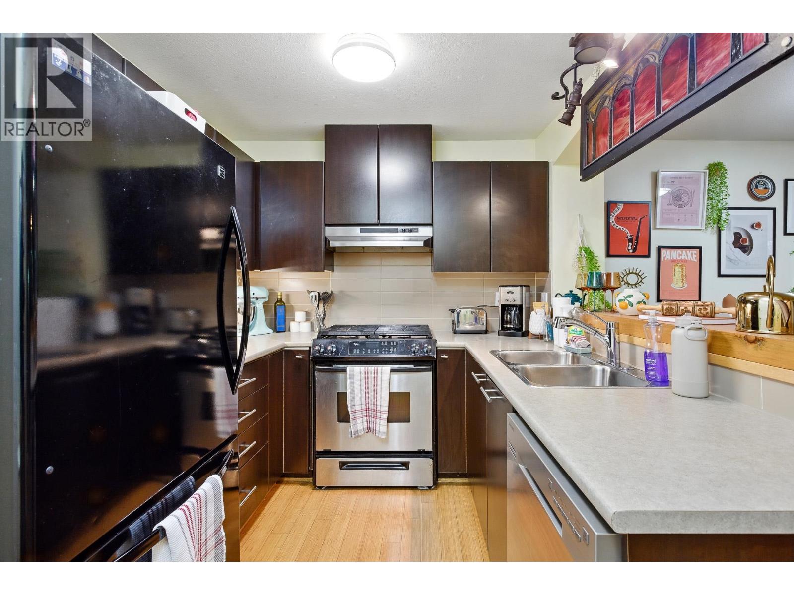 Photo 6 of 107 9329 University Crescent, Burnaby BC