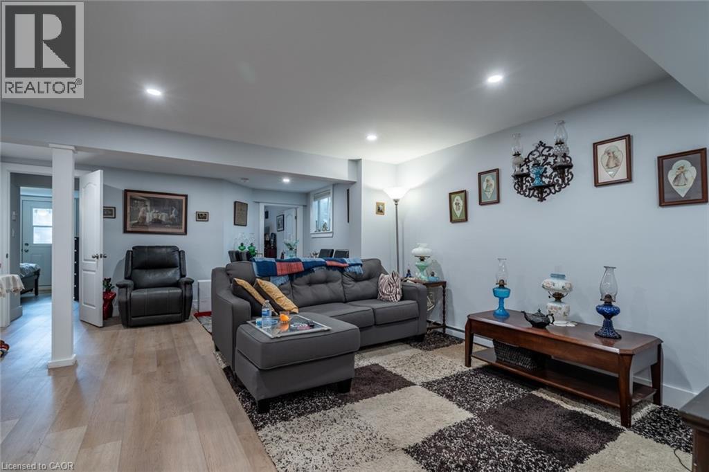 Photo 38 of 81 Hamilton Street N, Waterdown ON