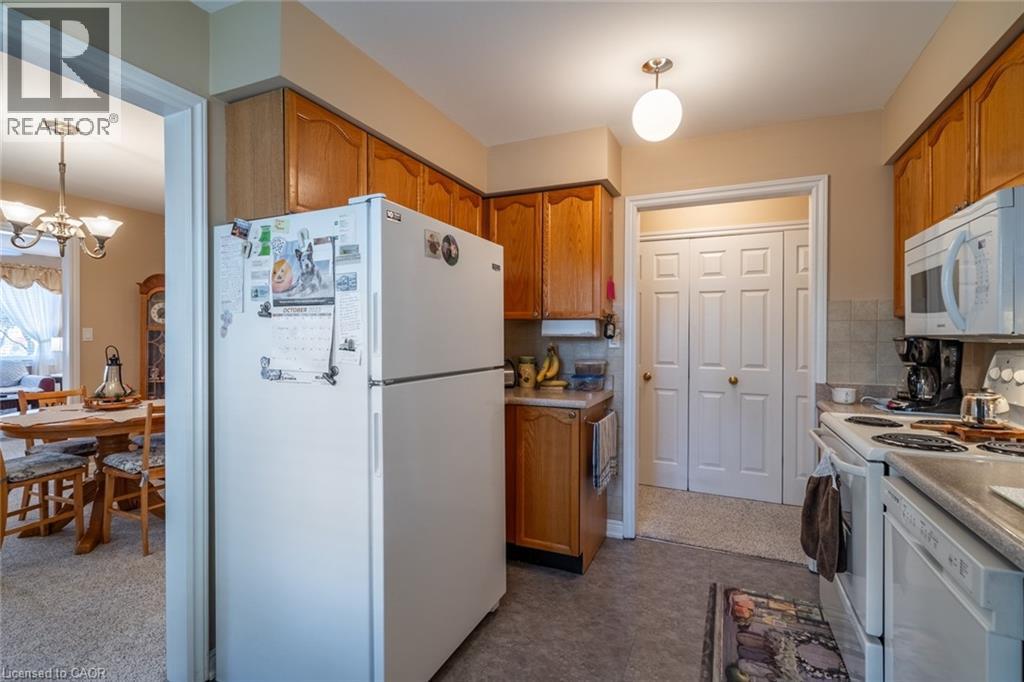 Photo 35 of 81 Hamilton Street N, Waterdown ON