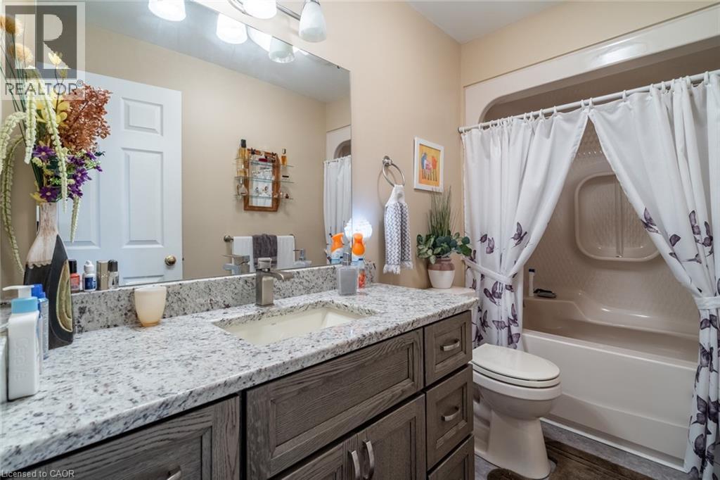 Photo 10 of 81 Hamilton Street N, Waterdown ON