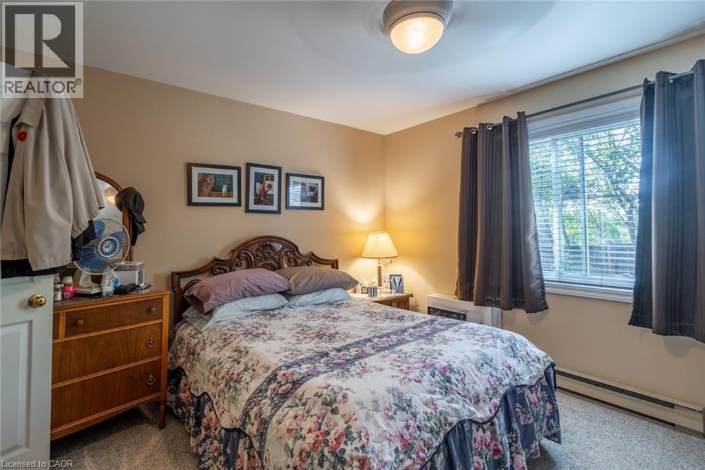 Photo 7 of 81 Hamilton Street N, Waterdown ON