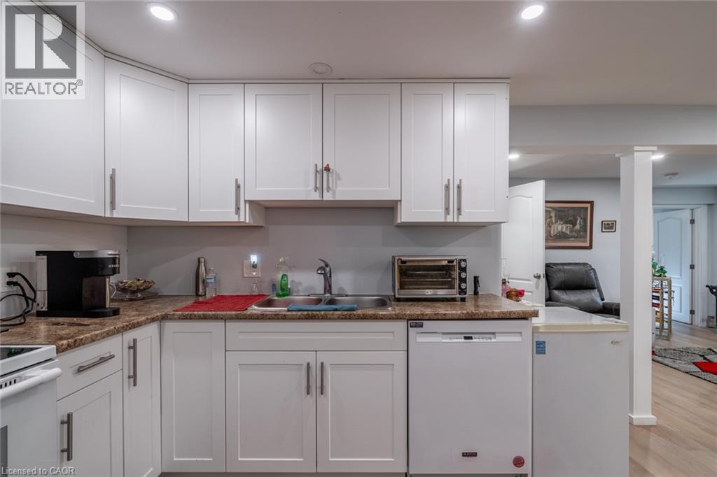 Photo 37 of 81 Hamilton Street N, Waterdown ON