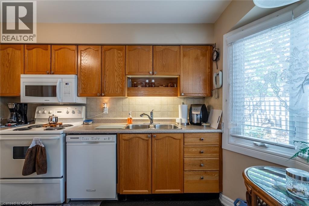 Photo 8 of 81 Hamilton Street N, Waterdown ON