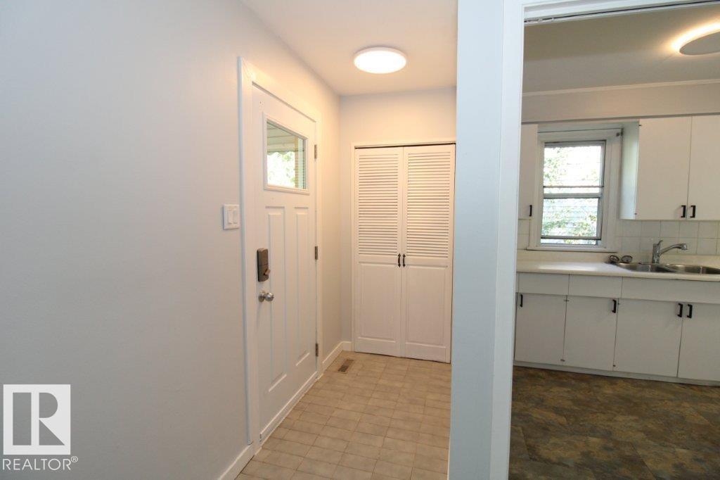 Photo 18 of 12143 59 St Nw, Edmonton AB