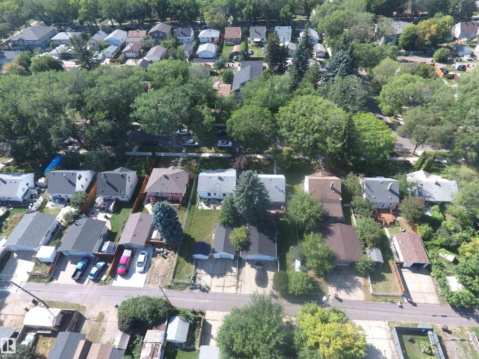 Photo 24 of 12143 59 St Nw, Edmonton AB