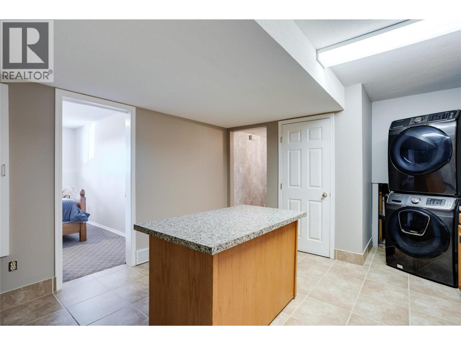 Photo 9 of 1175 Toovey Road, Kelowna BC