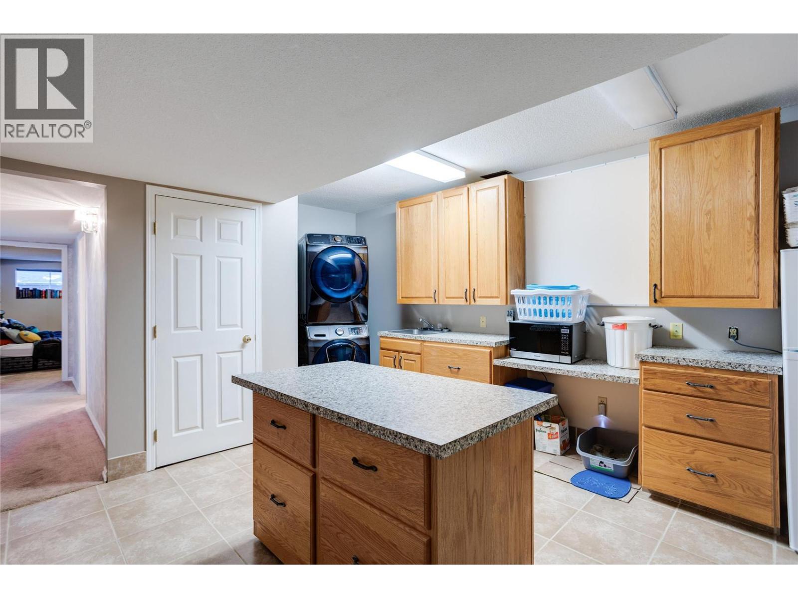 Photo 5 of 1175 Toovey Road, Kelowna BC