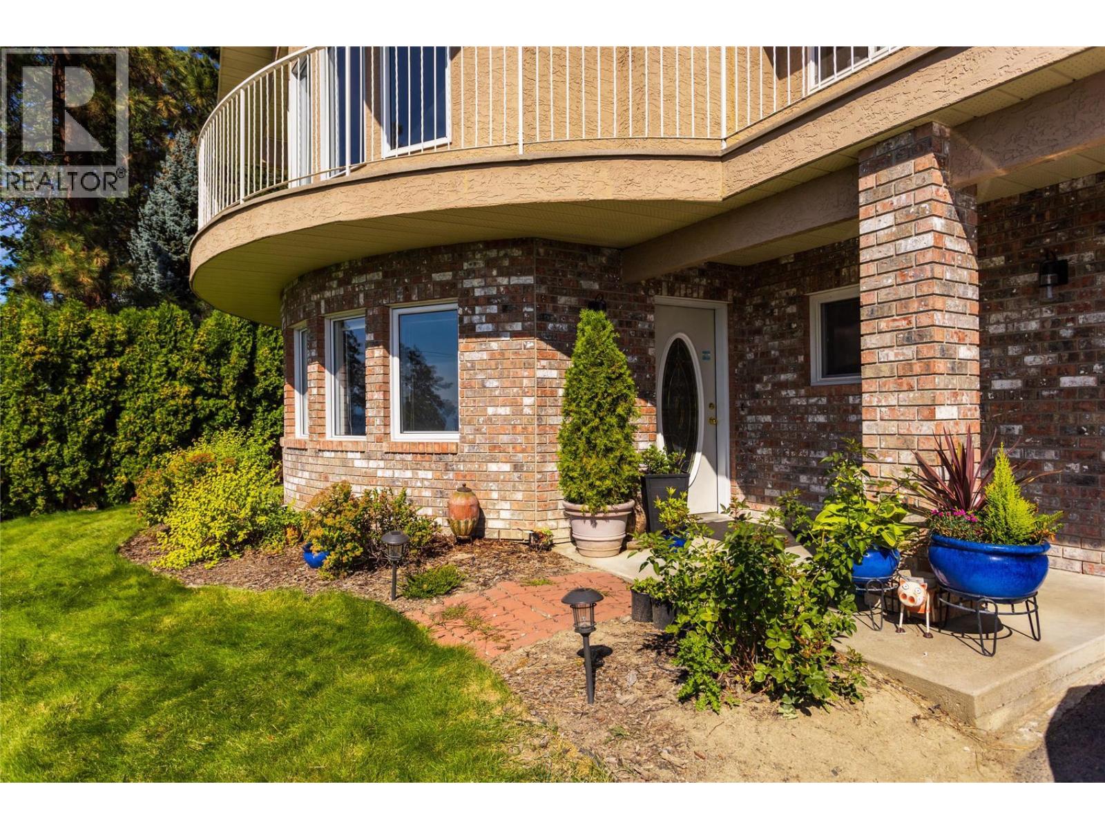 Photo 2 of 1175 Toovey Road, Kelowna BC