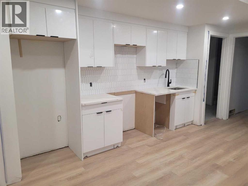 Photo 1 of 4107 17 Avenue Sw, Calgary AB