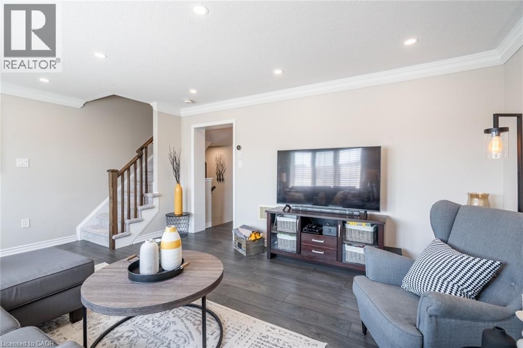 Photo 36 of 230 Avonsyde Boulevard Unit 15, Waterdown ON