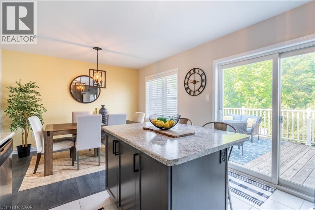Photo 40 of 230 Avonsyde Boulevard Unit 15, Waterdown ON