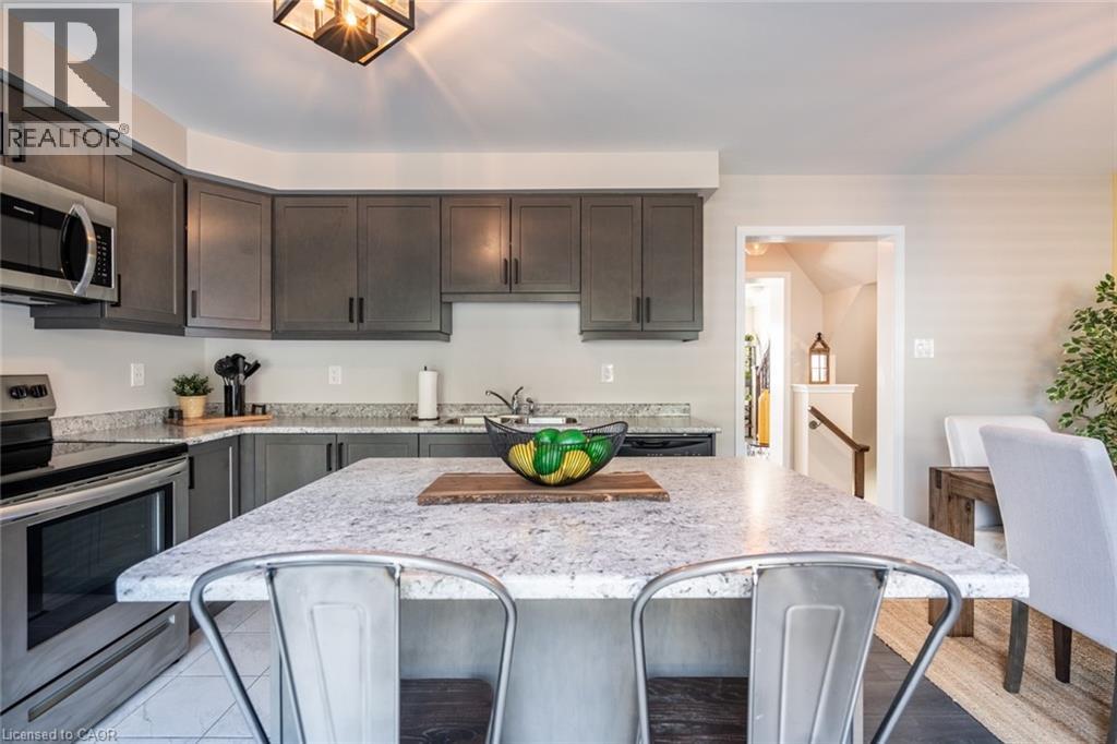 Photo 22 of 230 Avonsyde Boulevard Unit 15, Waterdown ON