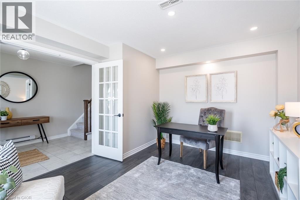 Photo 5 of 230 Avonsyde Boulevard Unit 15, Waterdown ON