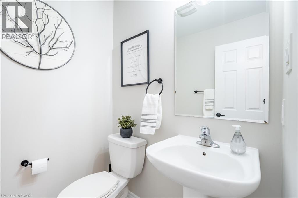 Photo 17 of 230 Avonsyde Boulevard Unit 15, Waterdown ON