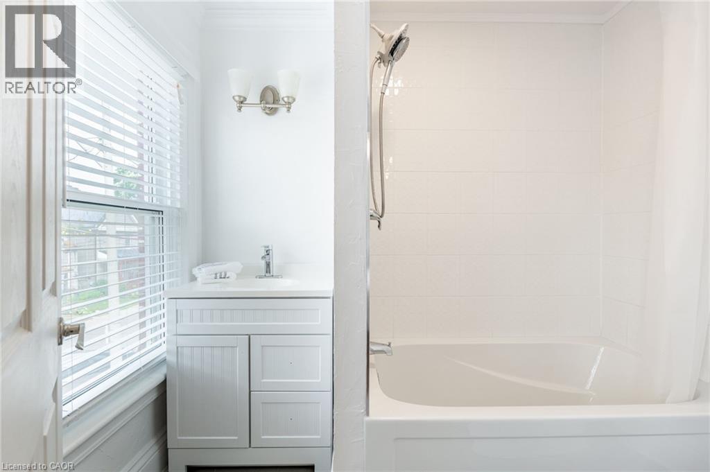 Photo 9 of 7 1 2 Huron Street, Hamilton ON