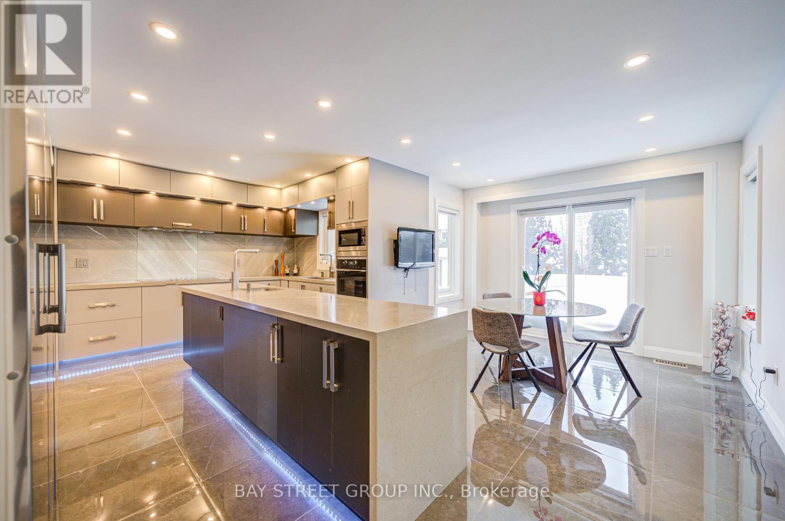 Photo 48 of 48 Coldstream Crescent, Richmond Hill ON