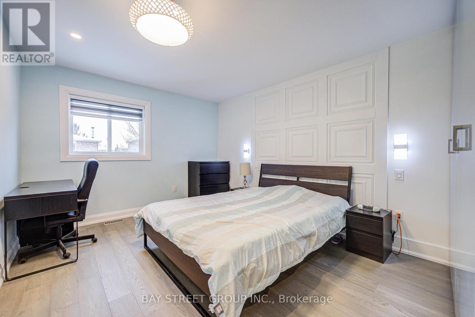 Photo 8 of 48 Coldstream Crescent, Richmond Hill ON