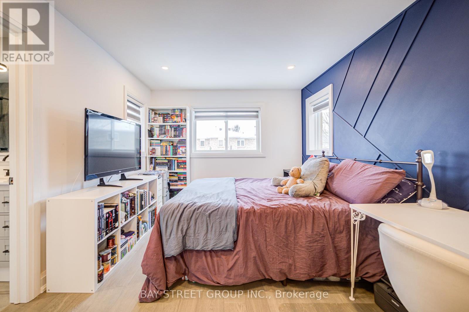 Photo 43 of 48 Coldstream Crescent, Richmond Hill ON