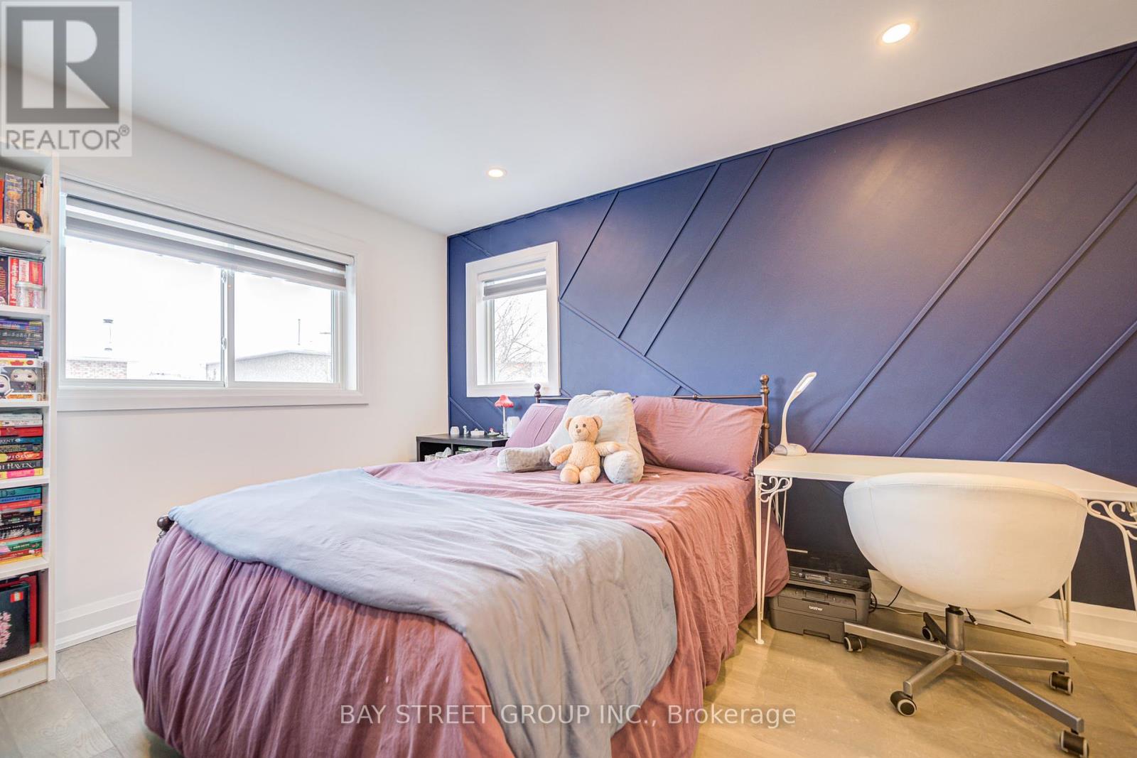 Photo 13 of 48 Coldstream Crescent, Richmond Hill ON