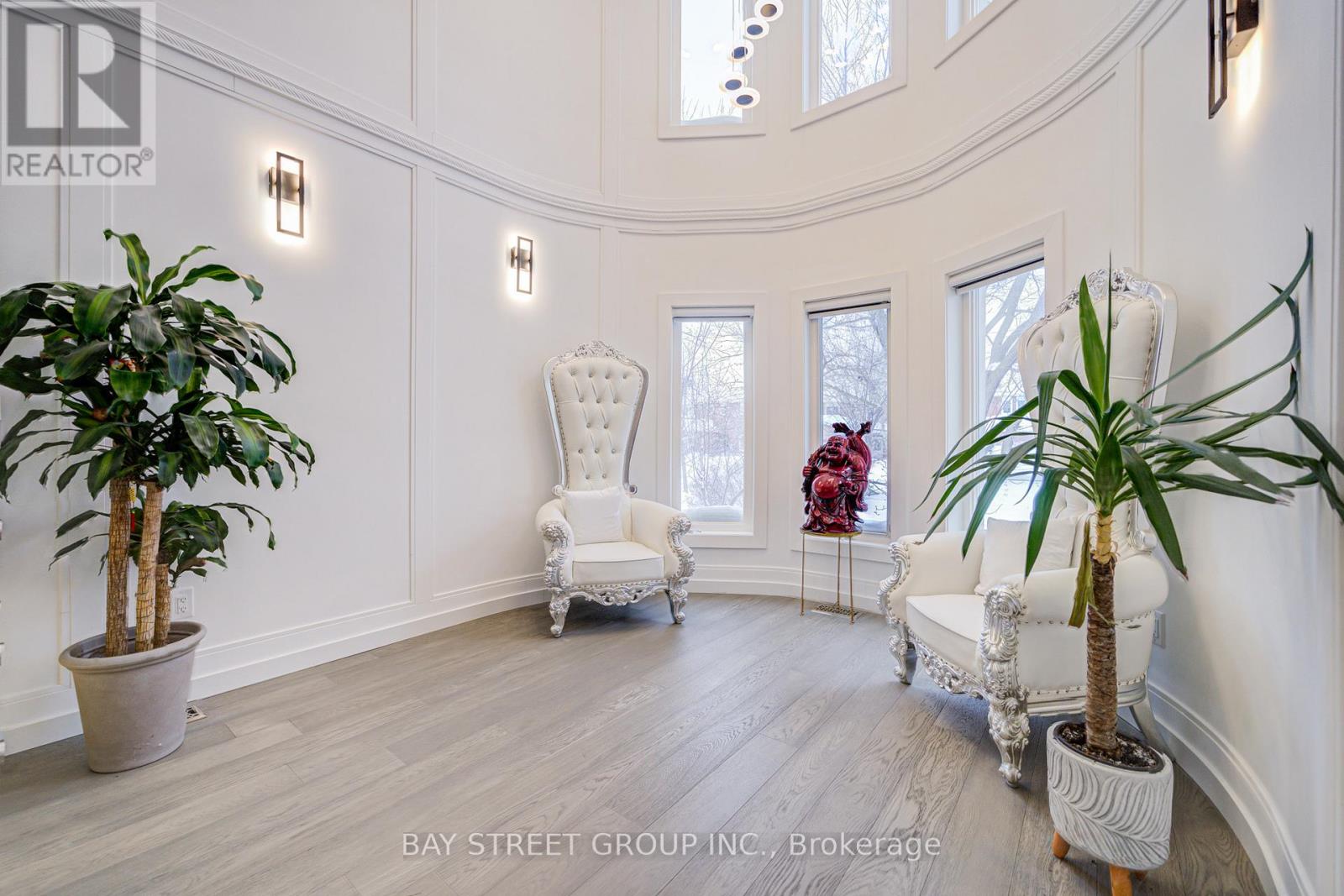 Photo 25 of 48 Coldstream Crescent, Richmond Hill ON