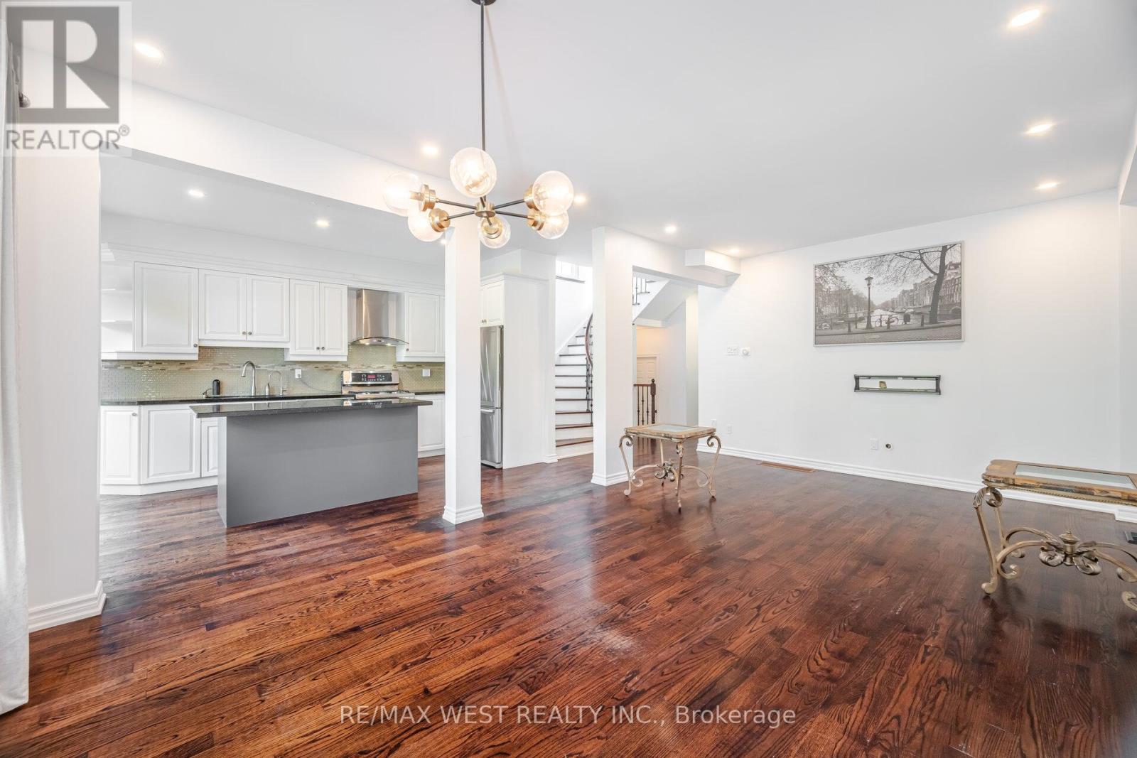 Photo 42 of 34 Willow Tree Street, Vaughan ON