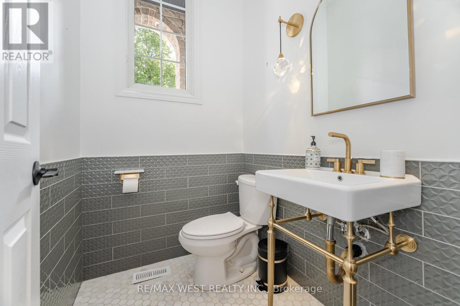 Photo 20 of 34 Willow Tree Street, Vaughan ON