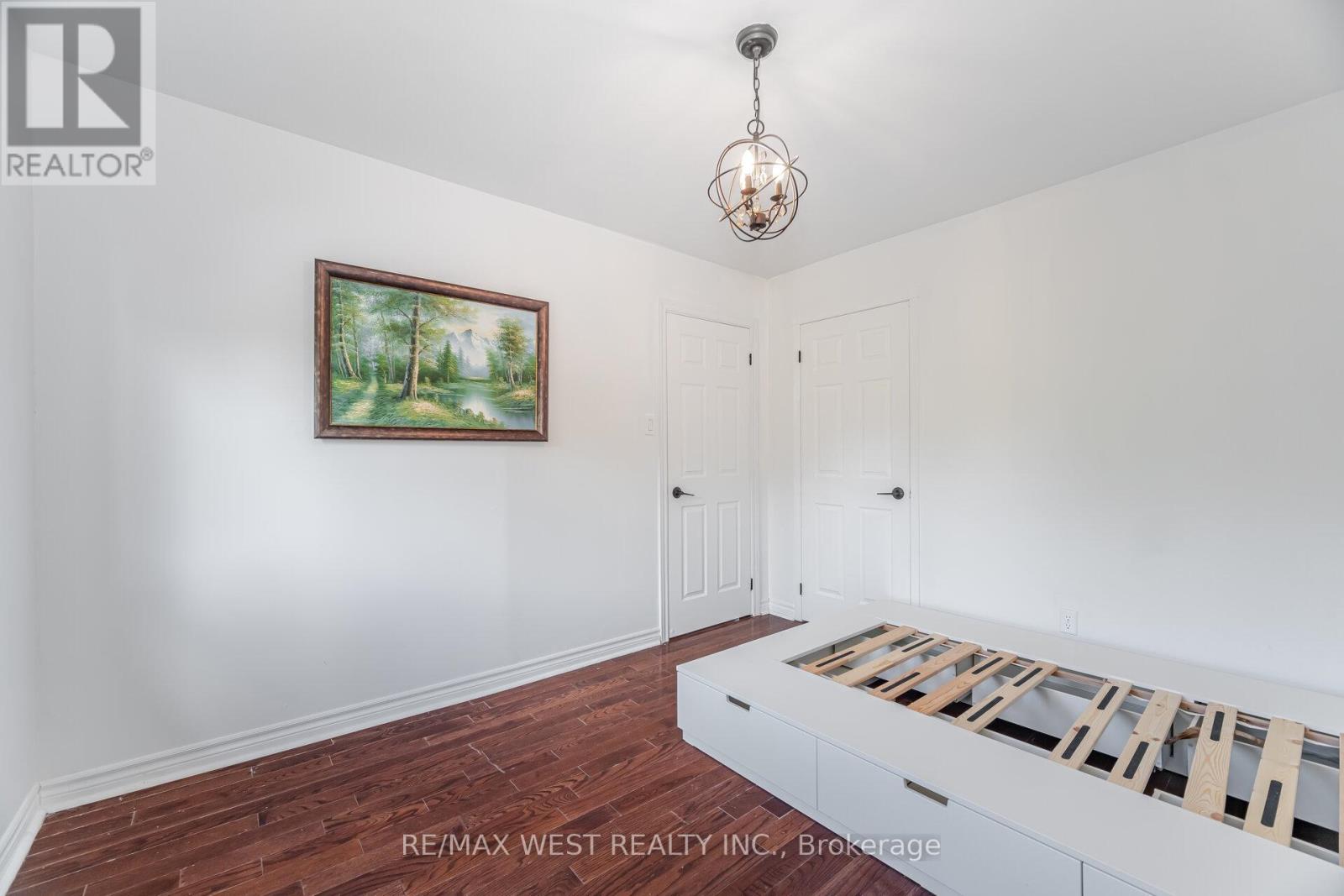 Photo 22 of 34 Willow Tree Street, Vaughan ON