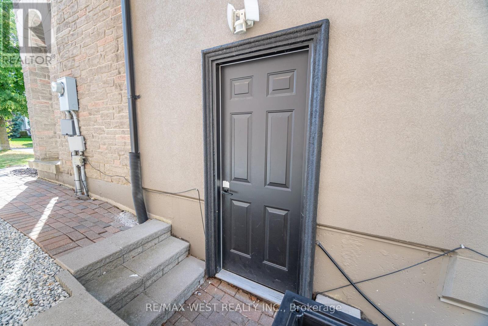 Photo 21 of 34 Willow Tree Street, Vaughan ON