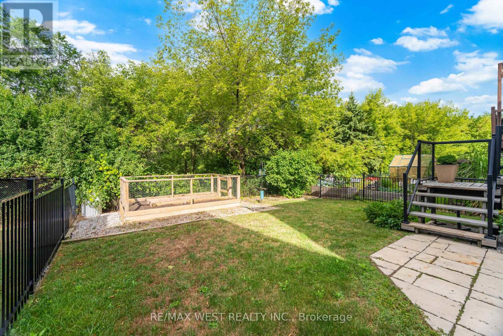 Photo 9 of 34 Willow Tree Street, Vaughan ON